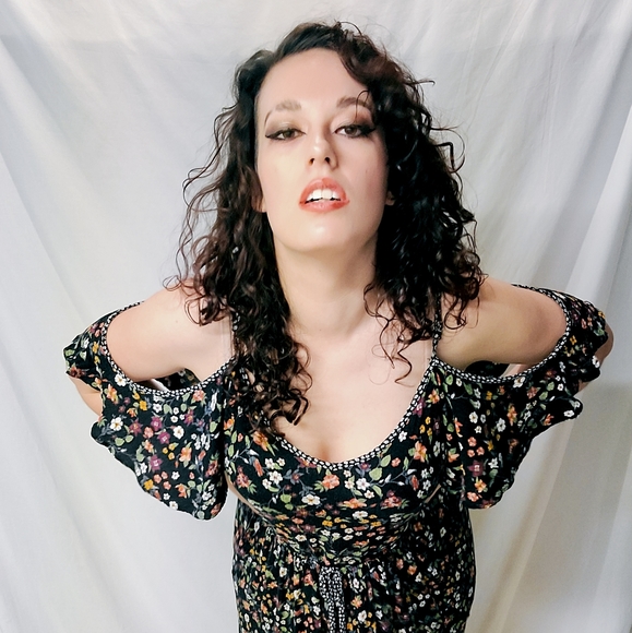 Meet your Posher, Abby - Picture 2 of 4